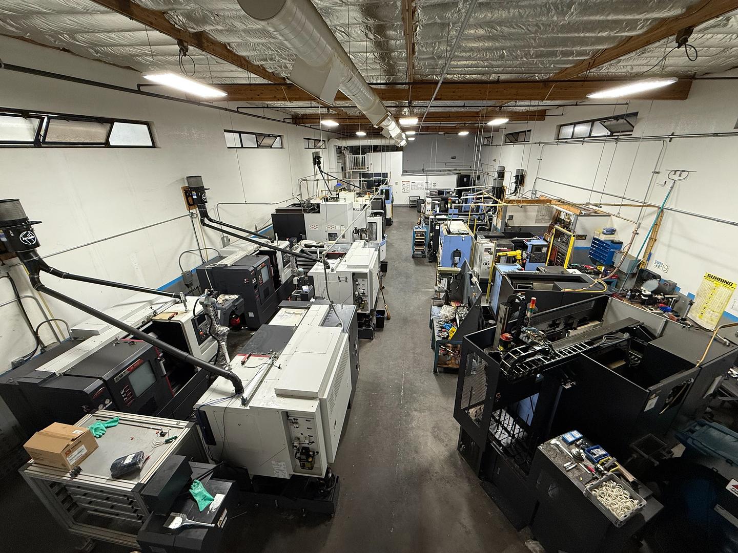 (20 CNCS) DOOSAN, KITAMURA, SMEC/SAMSUNG MACHINE SHOP AS NEW AS 2022 - LOW HOUR MACHINES