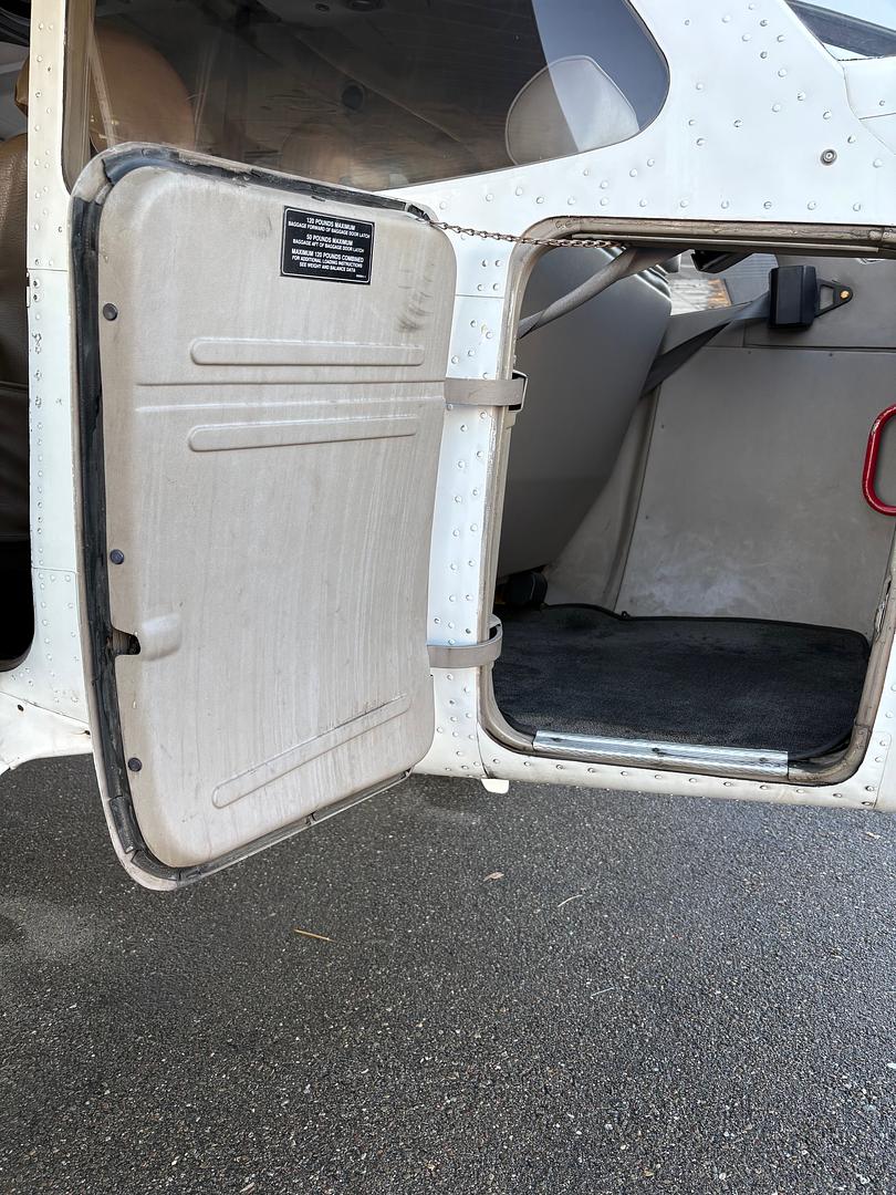 1999 Cessna 172R Skyhawk Auction