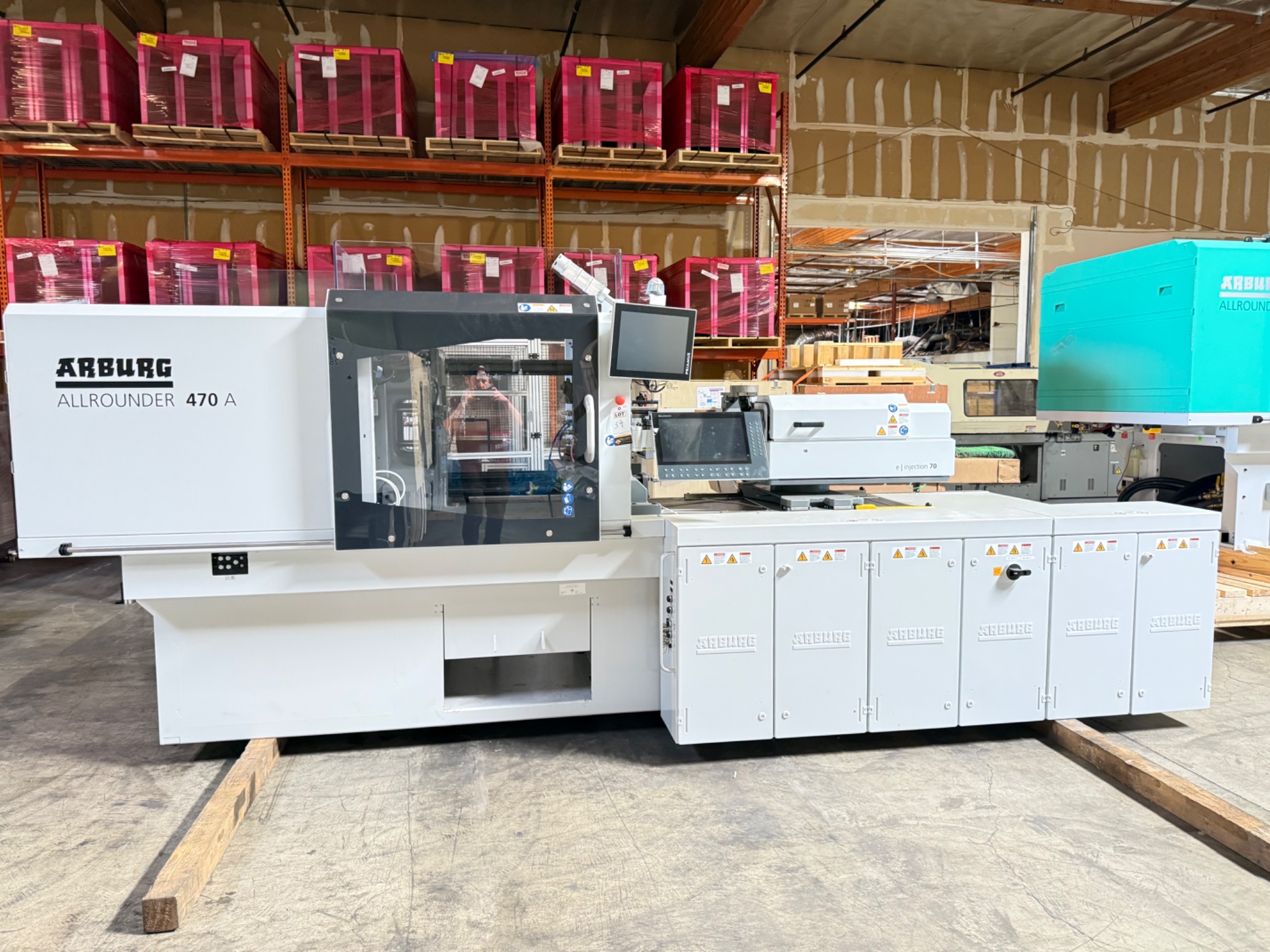 MAJOR MEDICAL PLASTIC INJECTION MOLDING EQUIPMENT