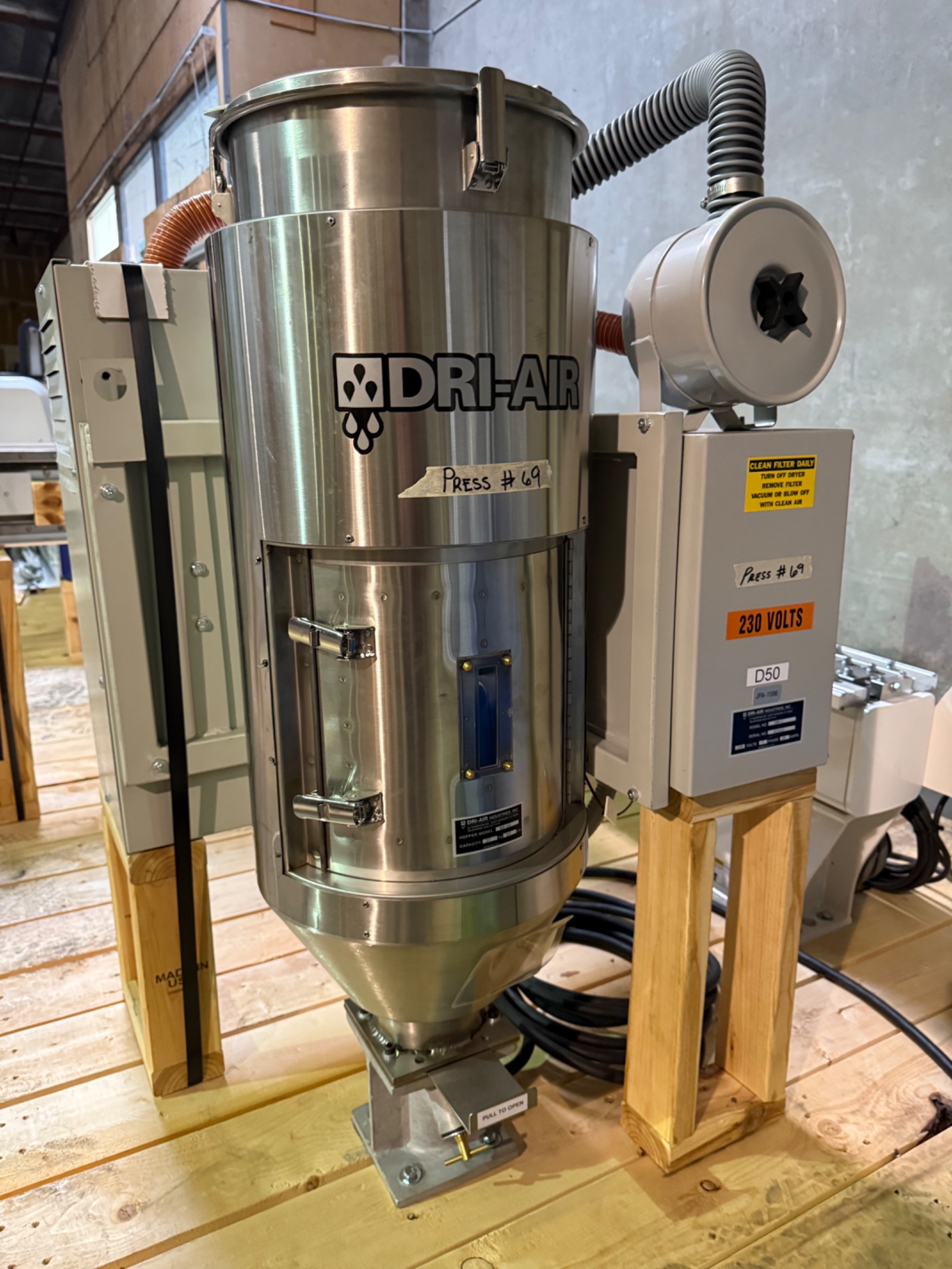 MAJOR MEDICAL PLASTIC INJECTION MOLDING EQUIPMENT