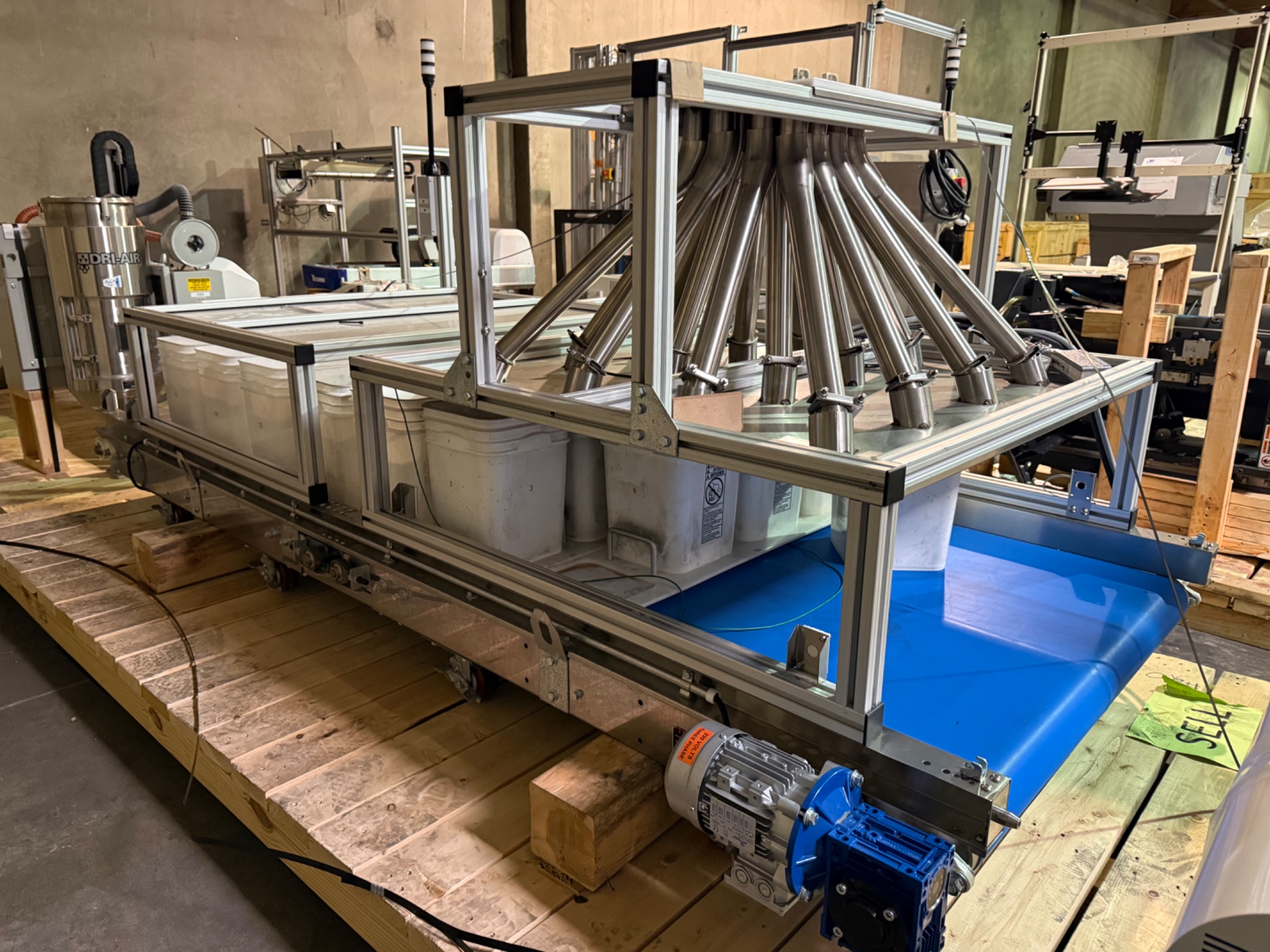 MAJOR MEDICAL PLASTIC INJECTION MOLDING EQUIPMENT