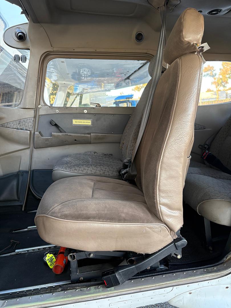 1999 Cessna 172R Skyhawk Auction