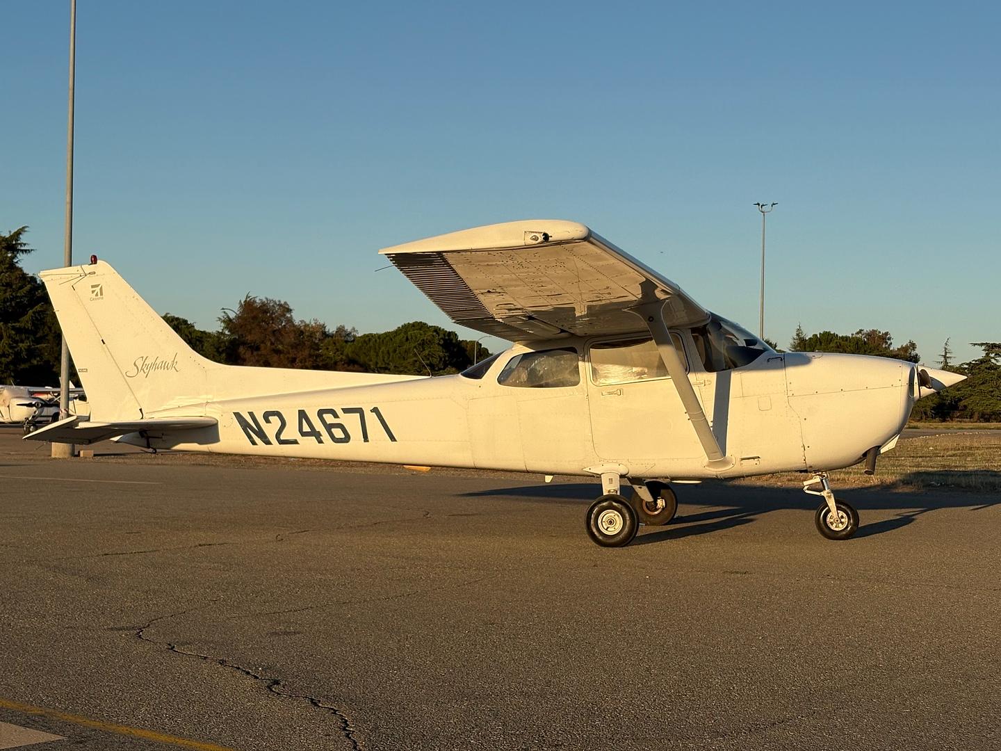 1999 Cessna 172R Skyhawk Auction