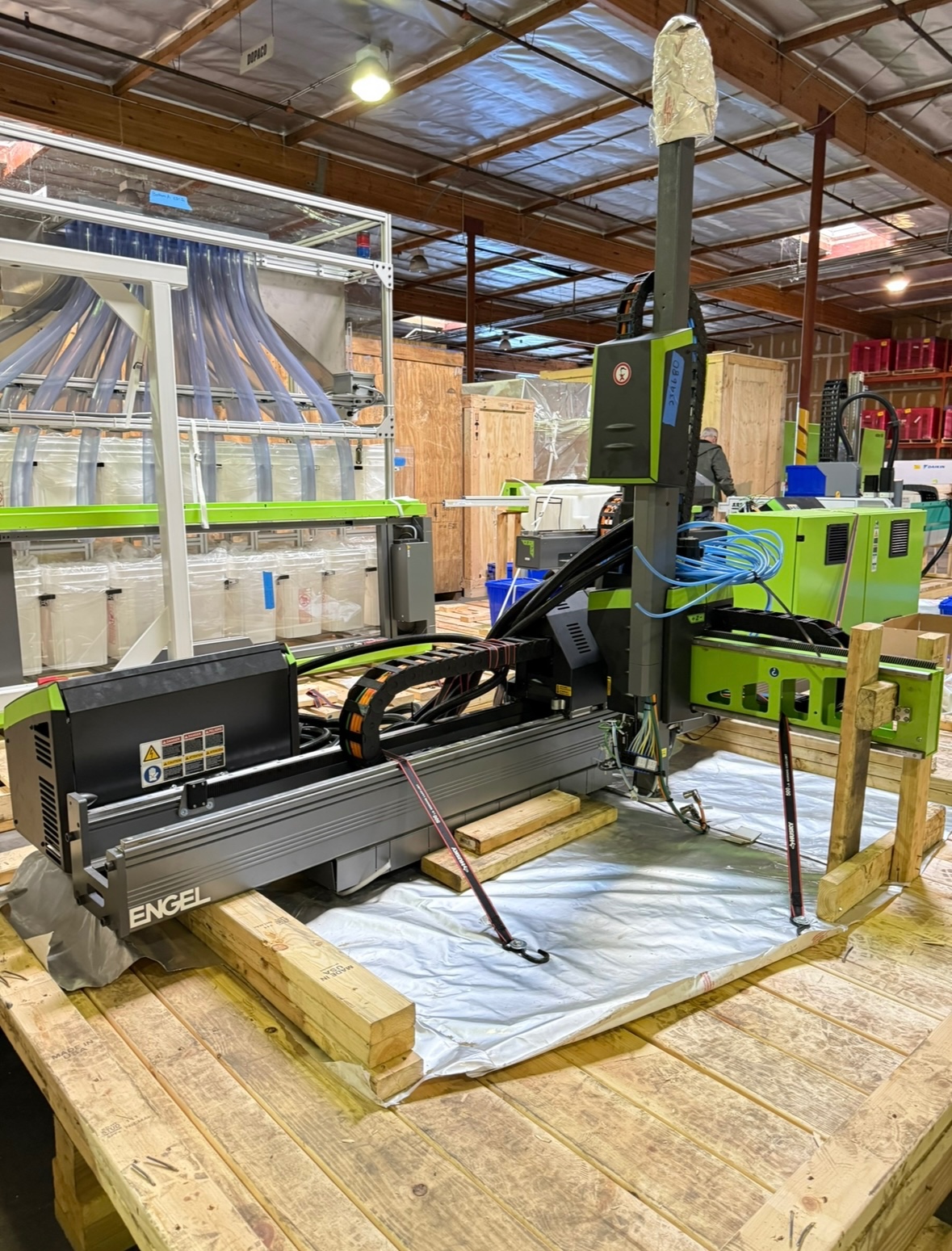 MAJOR MEDICAL PLASTIC INJECTION MOLDING EQUIPMENT