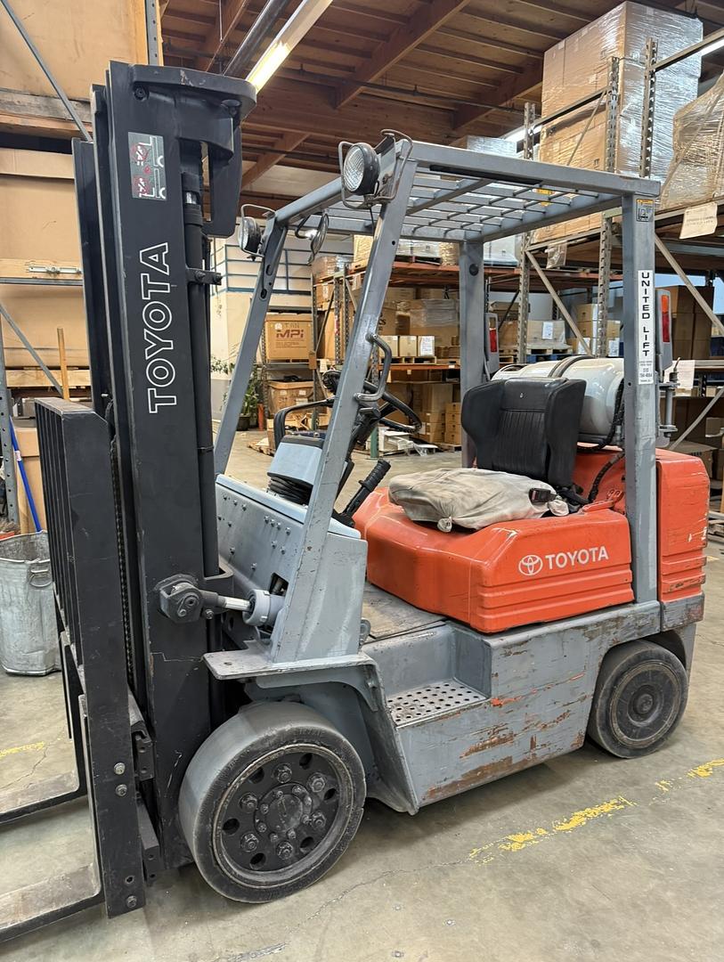 PLASTIC INJECTION MOLDING & MACHINING FACILITY