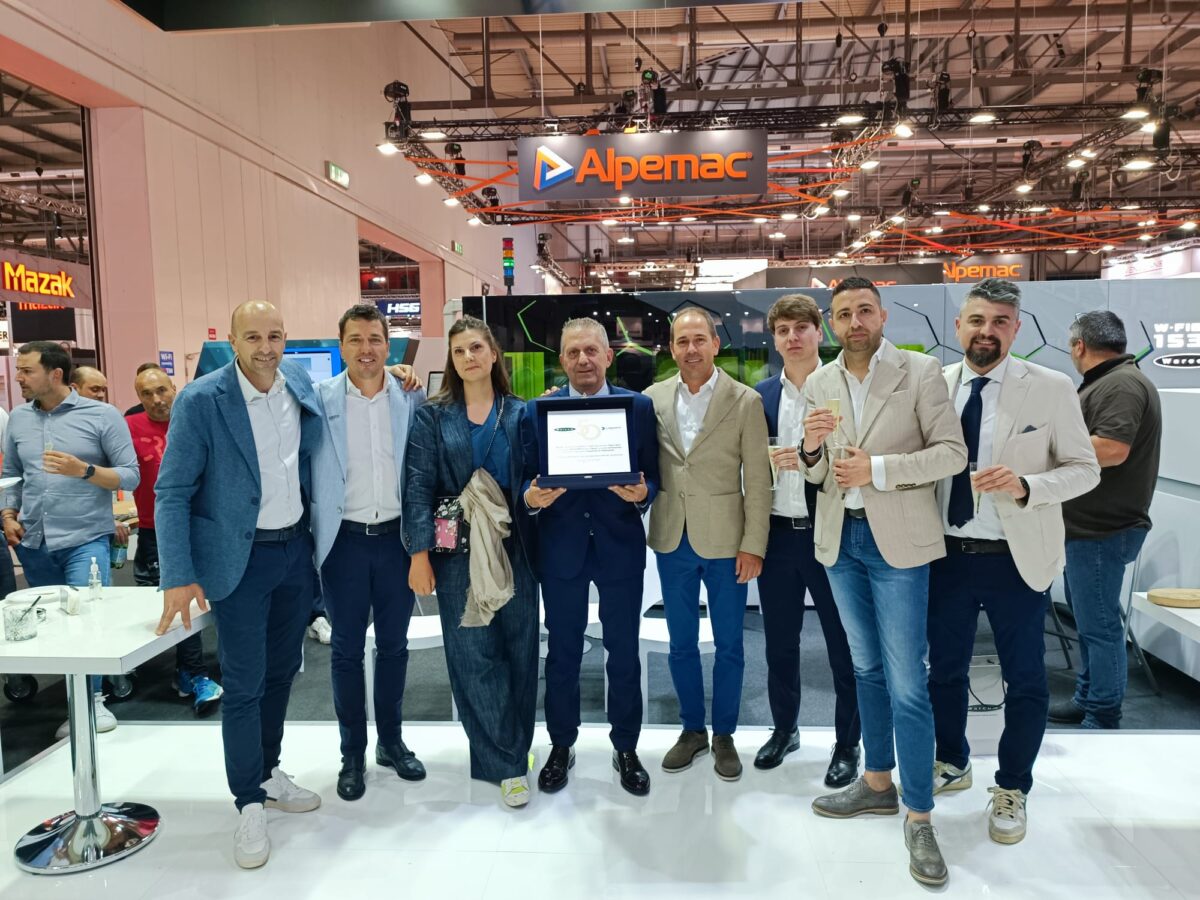 Deruta Invest premiata per i 50 anni di collaborazione con Warcom