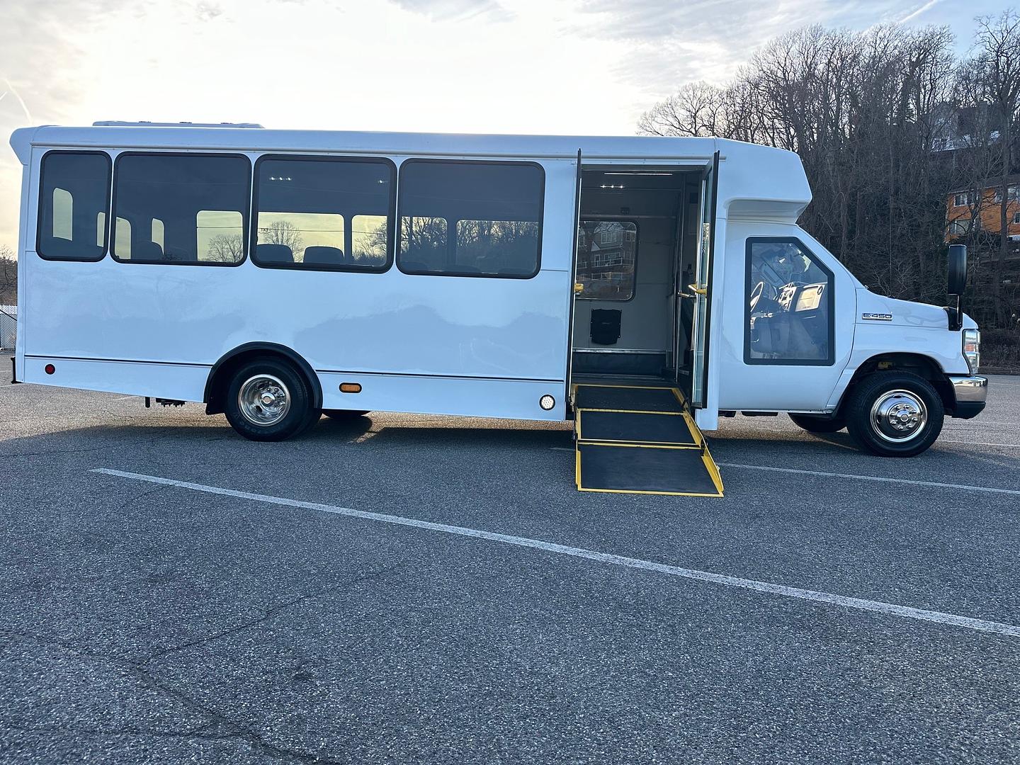 Why Best Buses for Sale Is the Best Reconditioned Shuttle Bus Marketplace for Both Buyers and Sellers