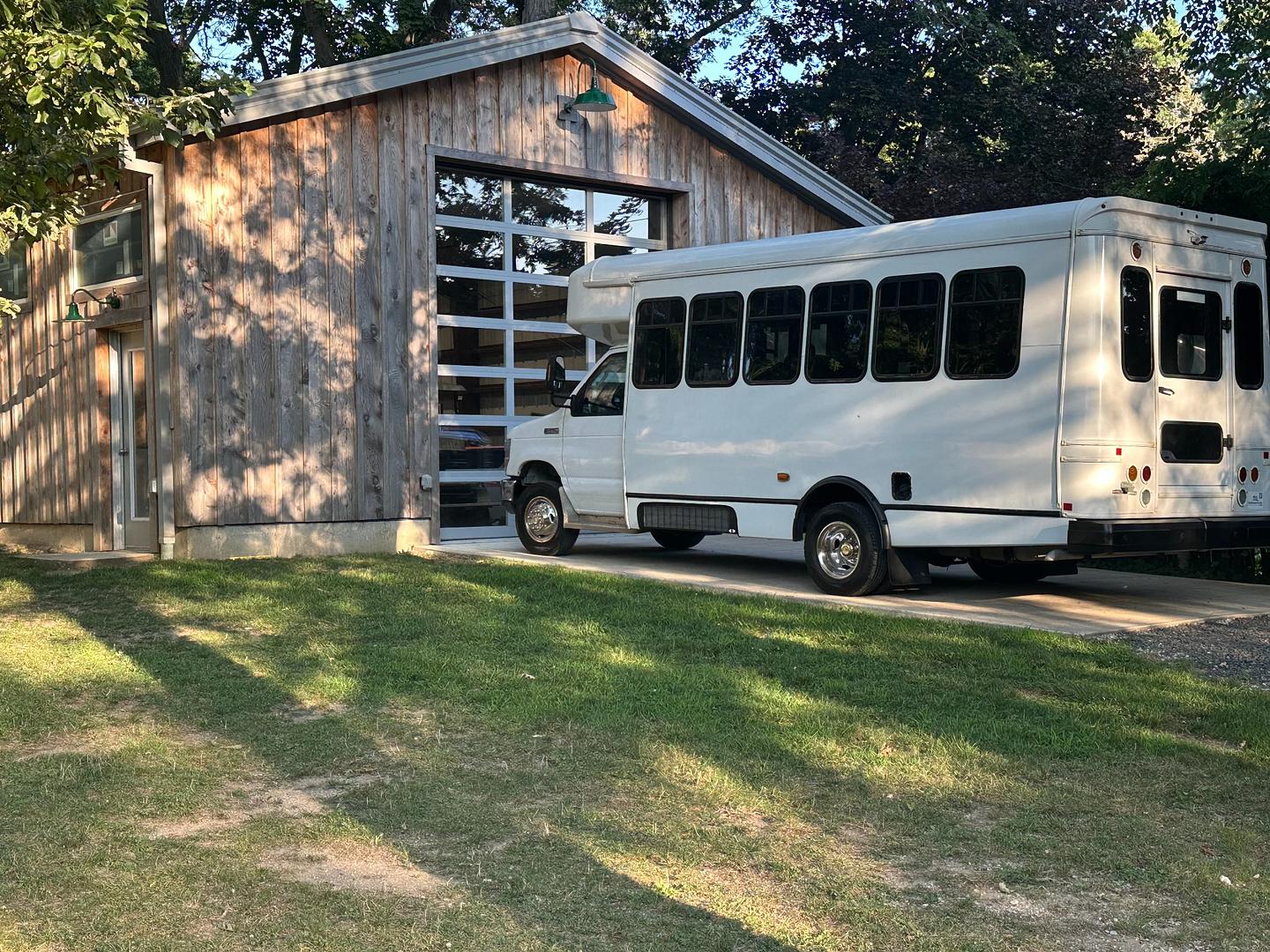 Best Buses: Owner-Operated, Managed for Success