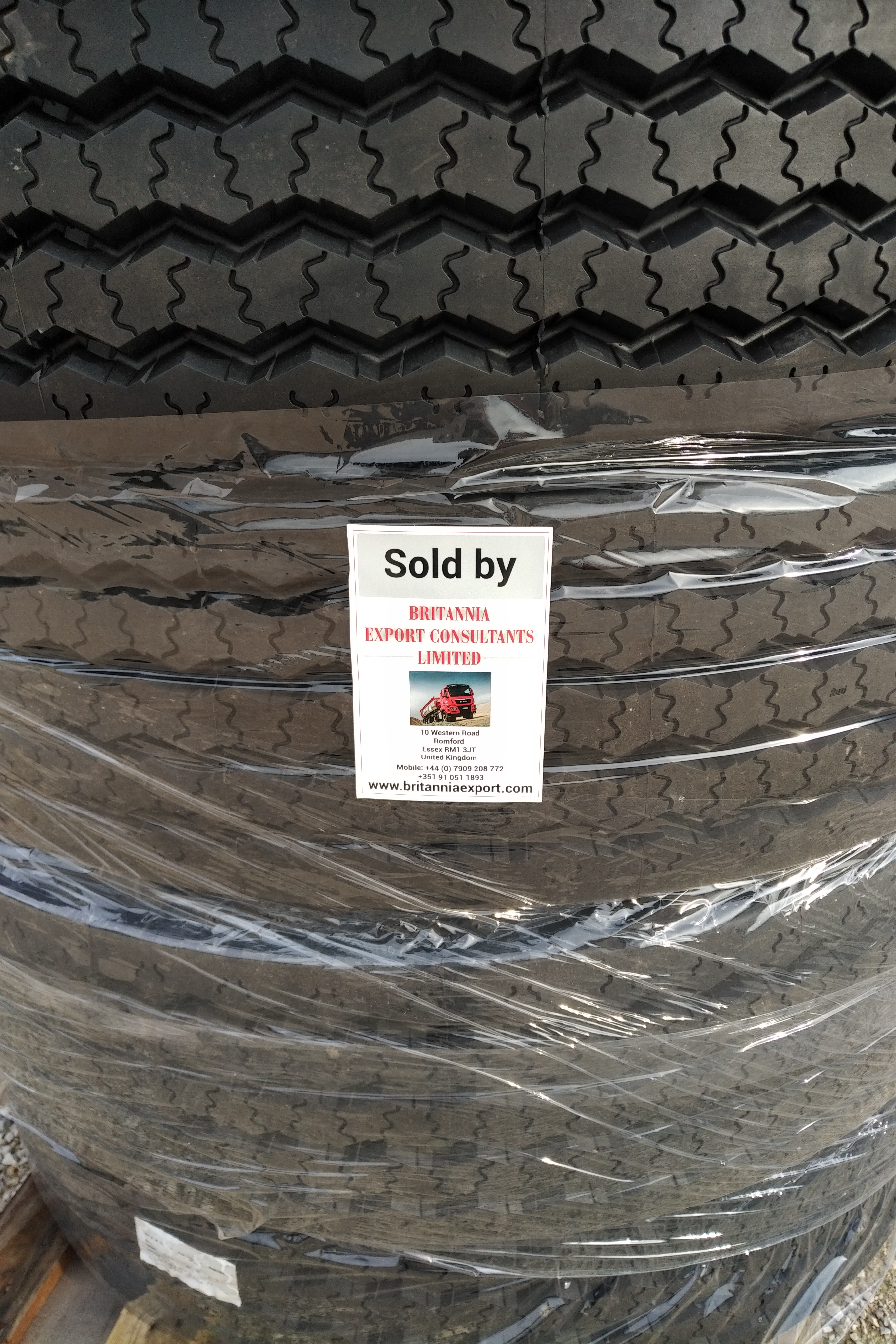 315/80R22.5 & 13R22.5 truck tyres recently sold to Douala - Cameroon.