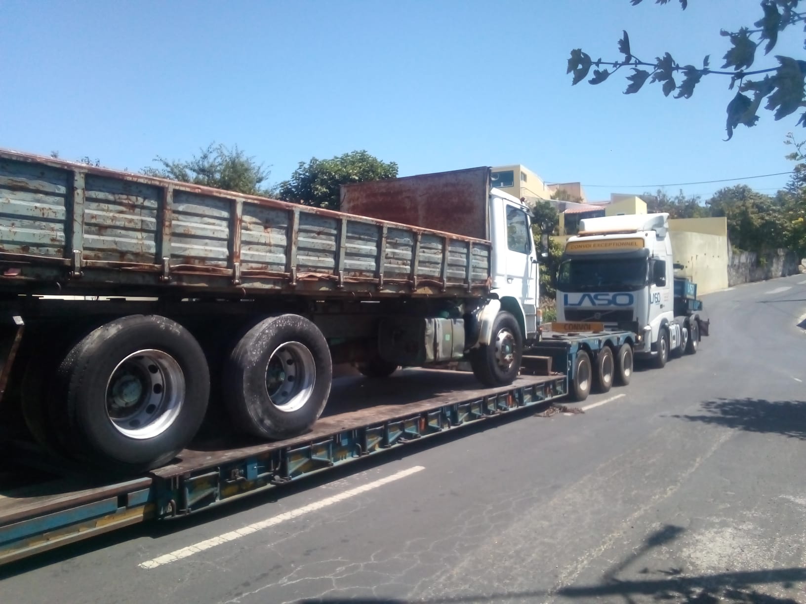 Special road transport. Scania 92 H Intercooler 6X2 tipper.