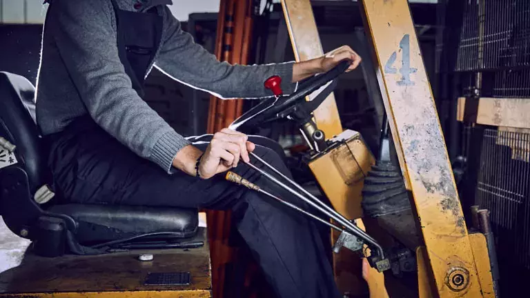 5 Times OSHA Requires a Forklift Be Removed from Service