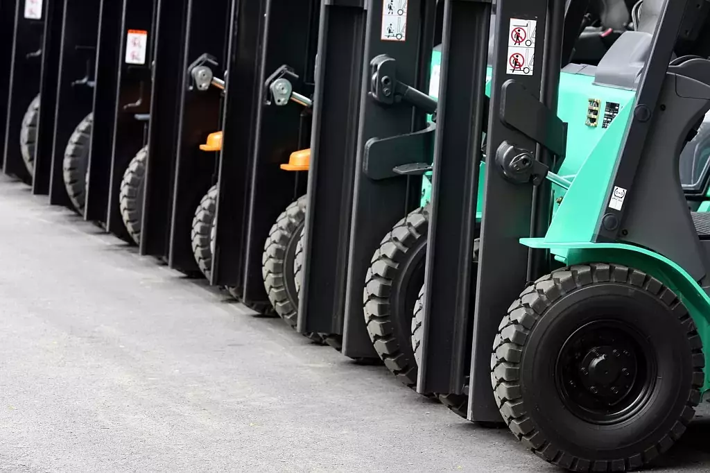 Three Best Forklifts For Landscaping & Outdoor Jobs