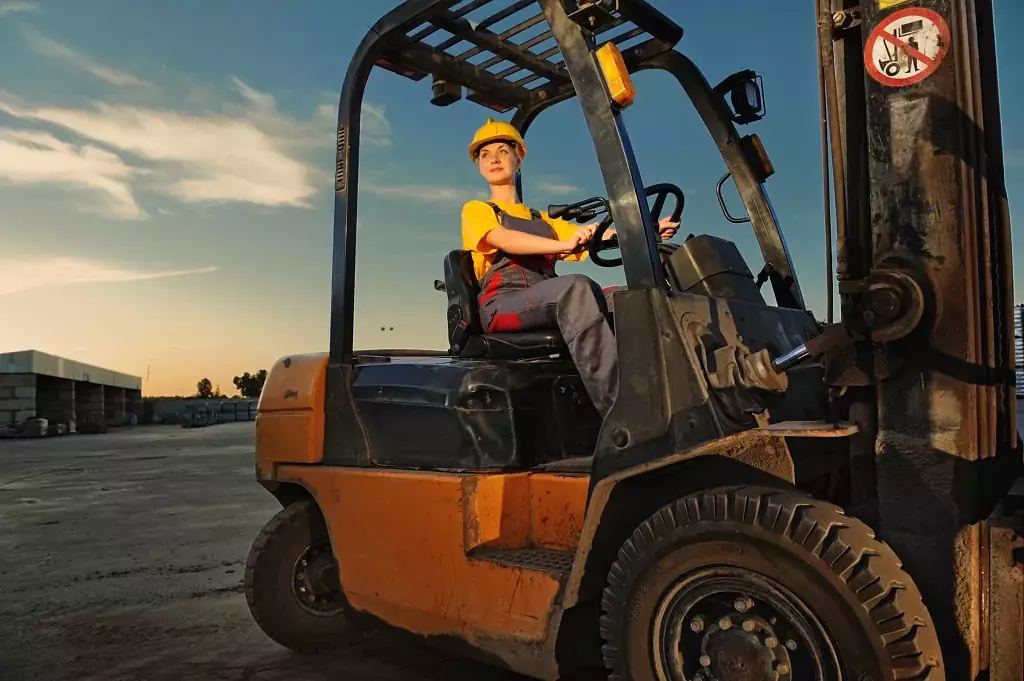 4 Useful Tips on Finding the Right Forklift for Your Business or Warehouse