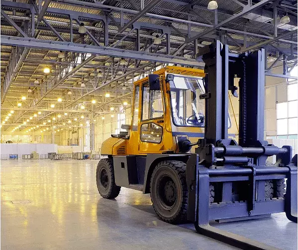 4 Benefits of Financing Used Forklifts for Your Warehouse
