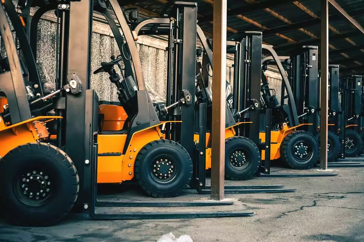 Factors To Consider When Choosing The Right Forklift For Your Needs