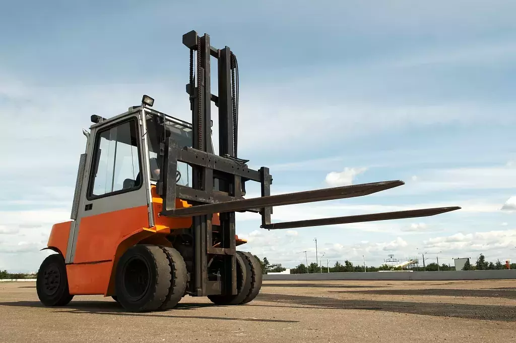 4 Tips for Operating a Forklift Outdoors