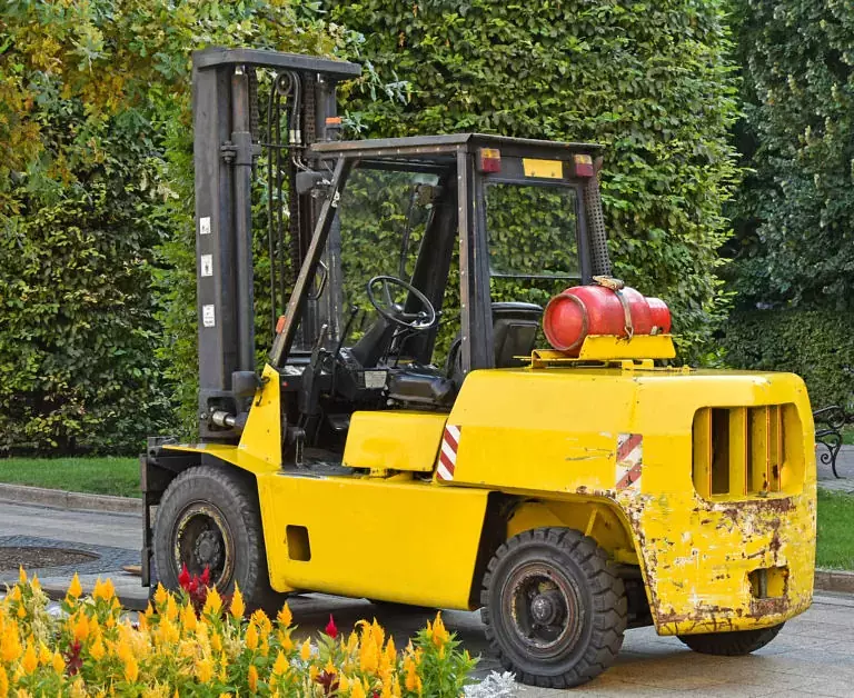 3 Signs You Need to Replace a Forklift