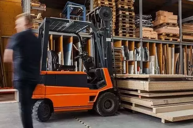 The Benefits of Electric Forklifts for Your Business