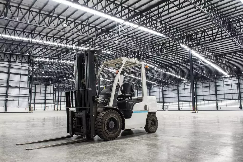 Electric vs Gas Forklift: Which Is More Efficient?