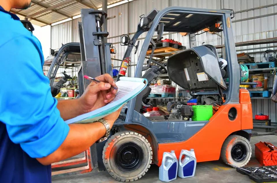 forklift-inspection1.webp