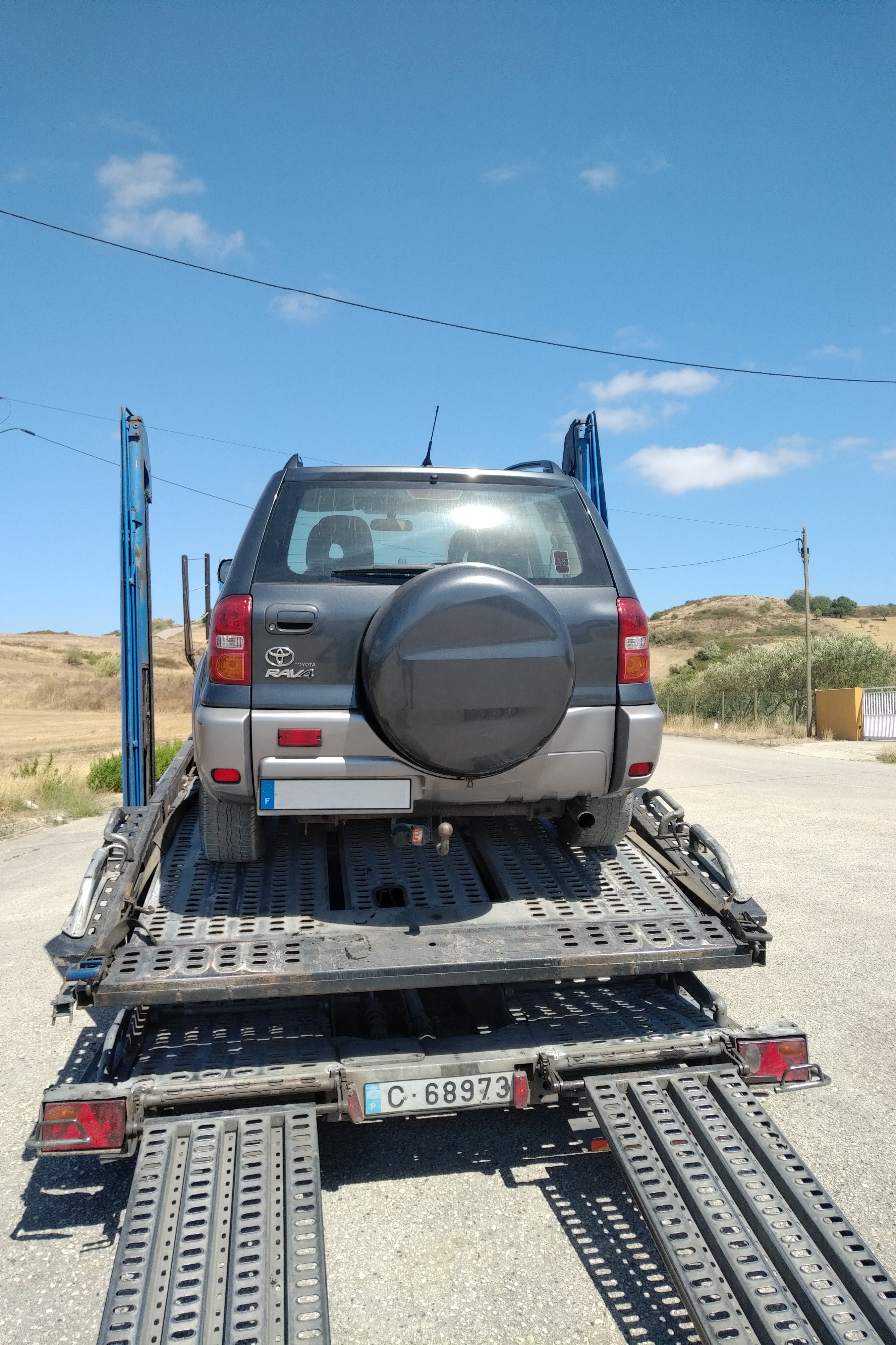 Transport of Toyota RAV4 4X4 SUV to Zeebrugge - Belgium. Shipping to Nouakchott - Mauritania.
