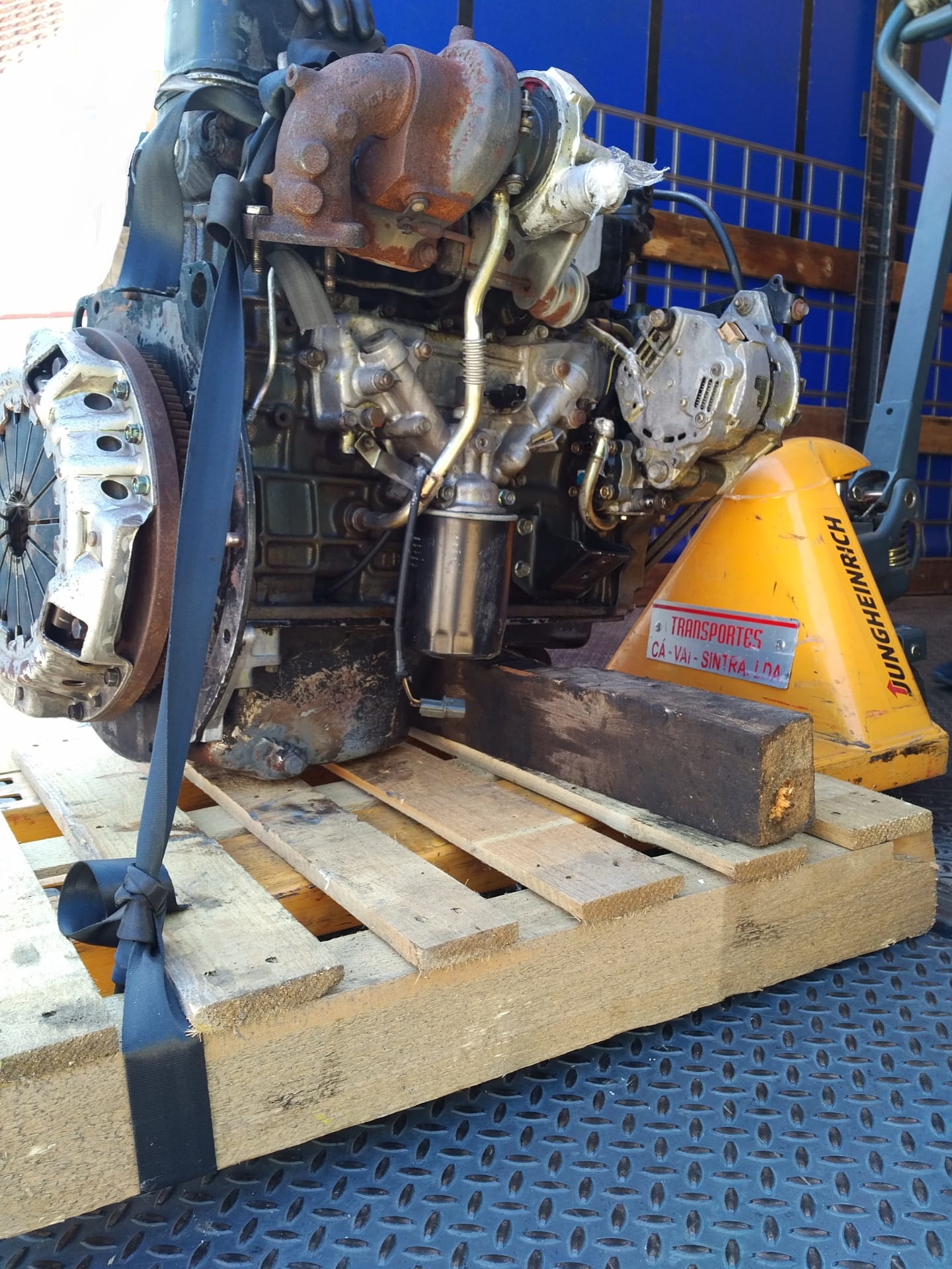 Transport & Delivery. Mitsubishi 4D34 3.9 TD Euro 2 engine.