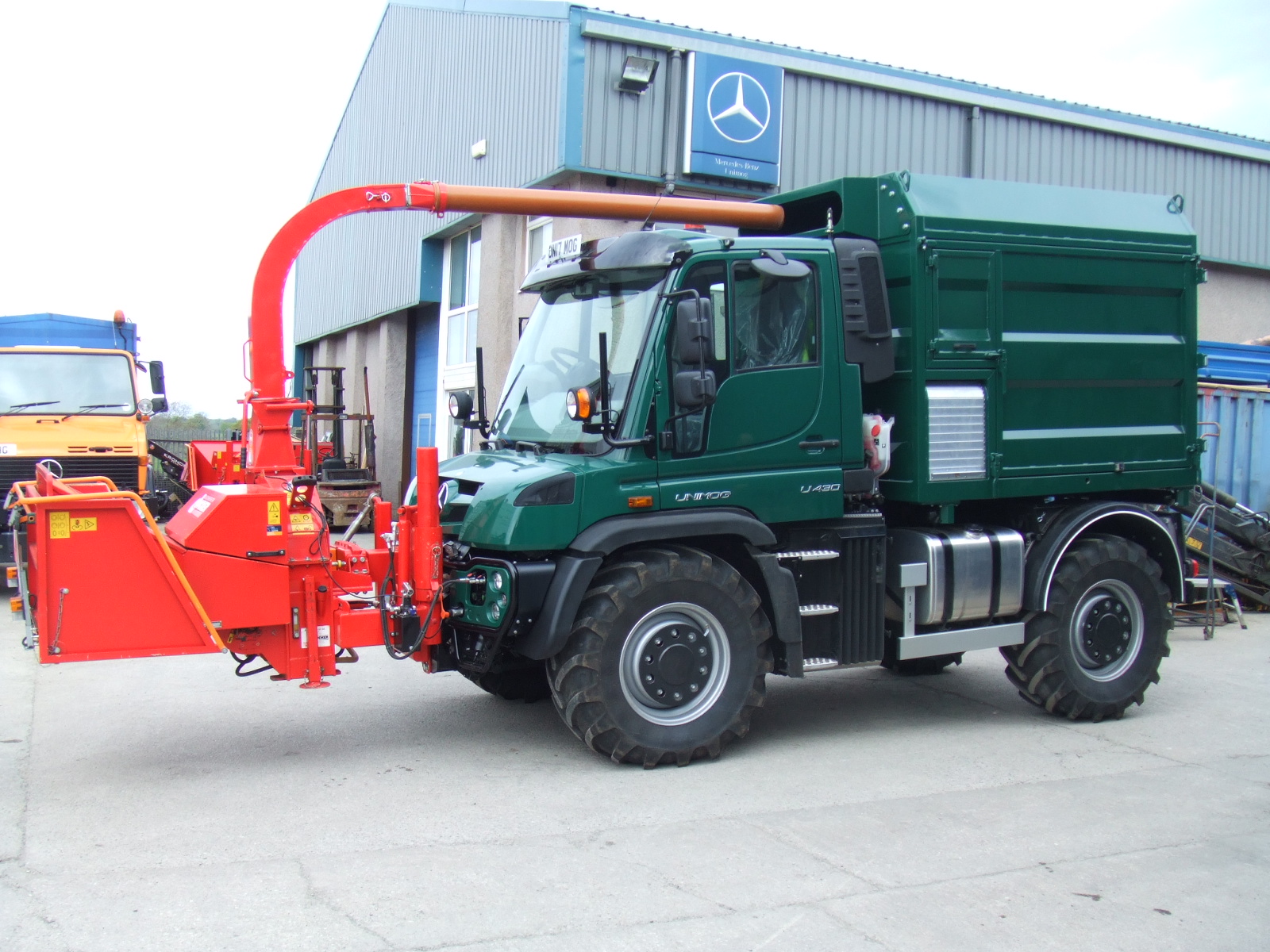 BESPOKE CHIPBOX AND USED DEUCKER HF250 10” CHIPPER WE FITTED ONTO NEW UNIMOG U430