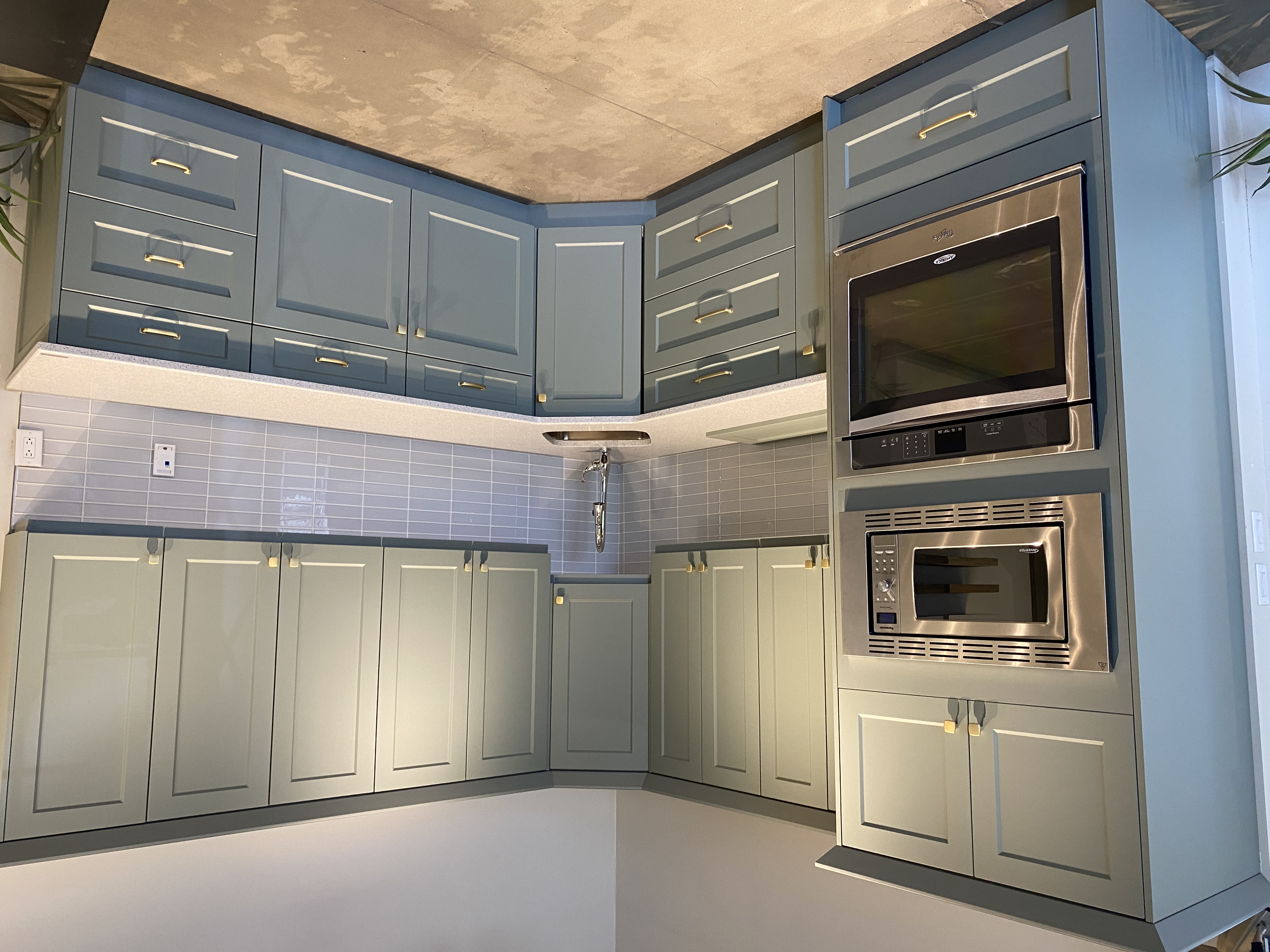 PAST Auction- Euro-Rite Cabinets 