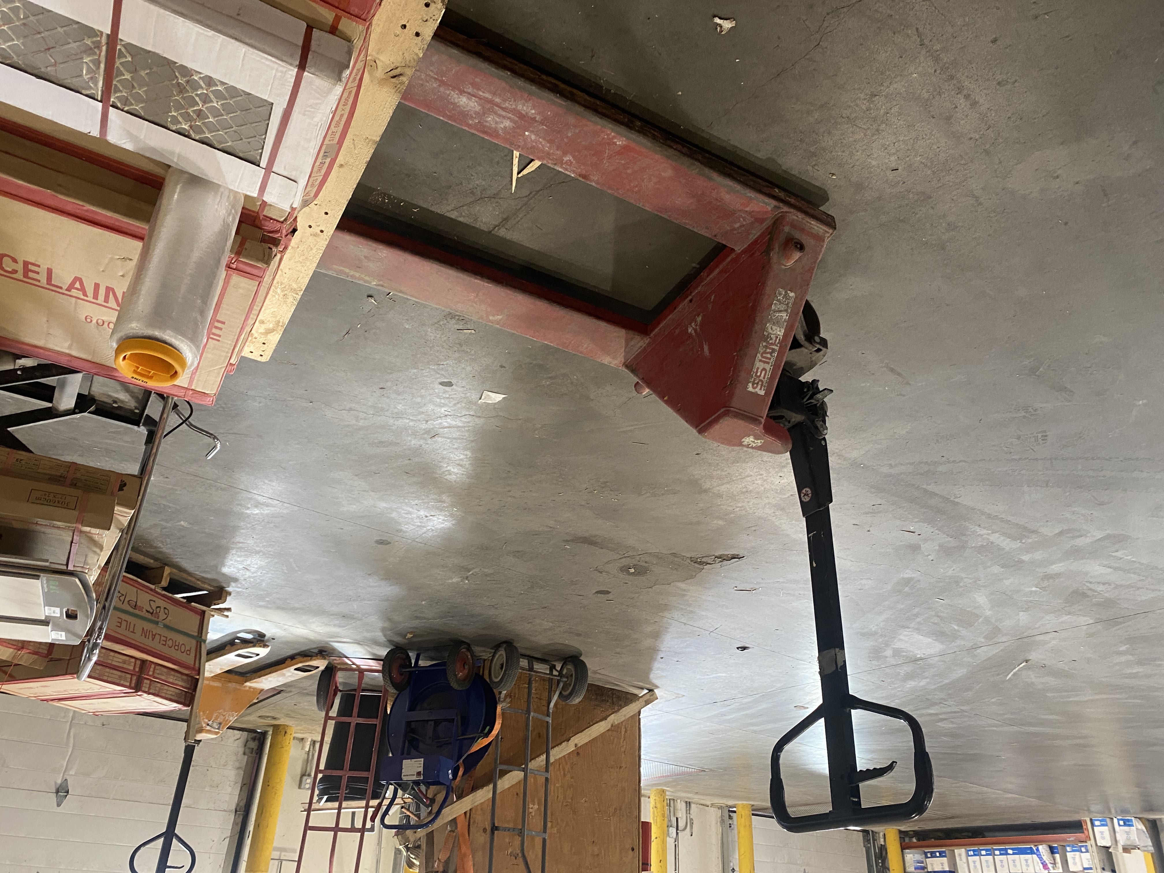 PAST Auction- Major Supplier & Fabricator of Tile & Slabs