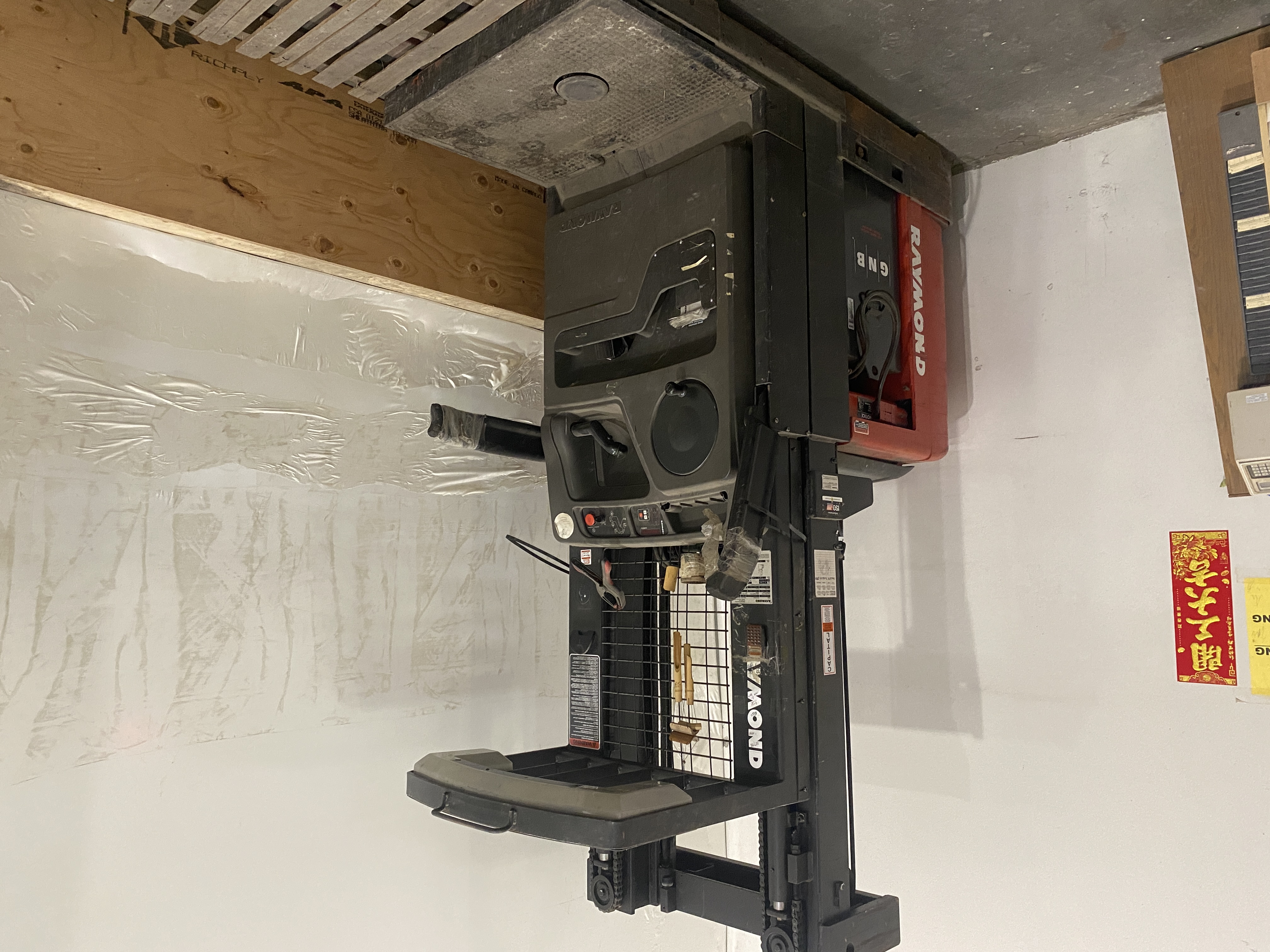 PAST Auction- Major Supplier & Fabricator of Tile & Slabs