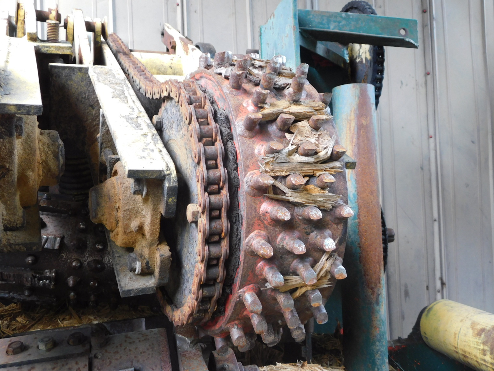 PAST Auction- Pole Peeling Mill, Log Lathe & Sawmill 