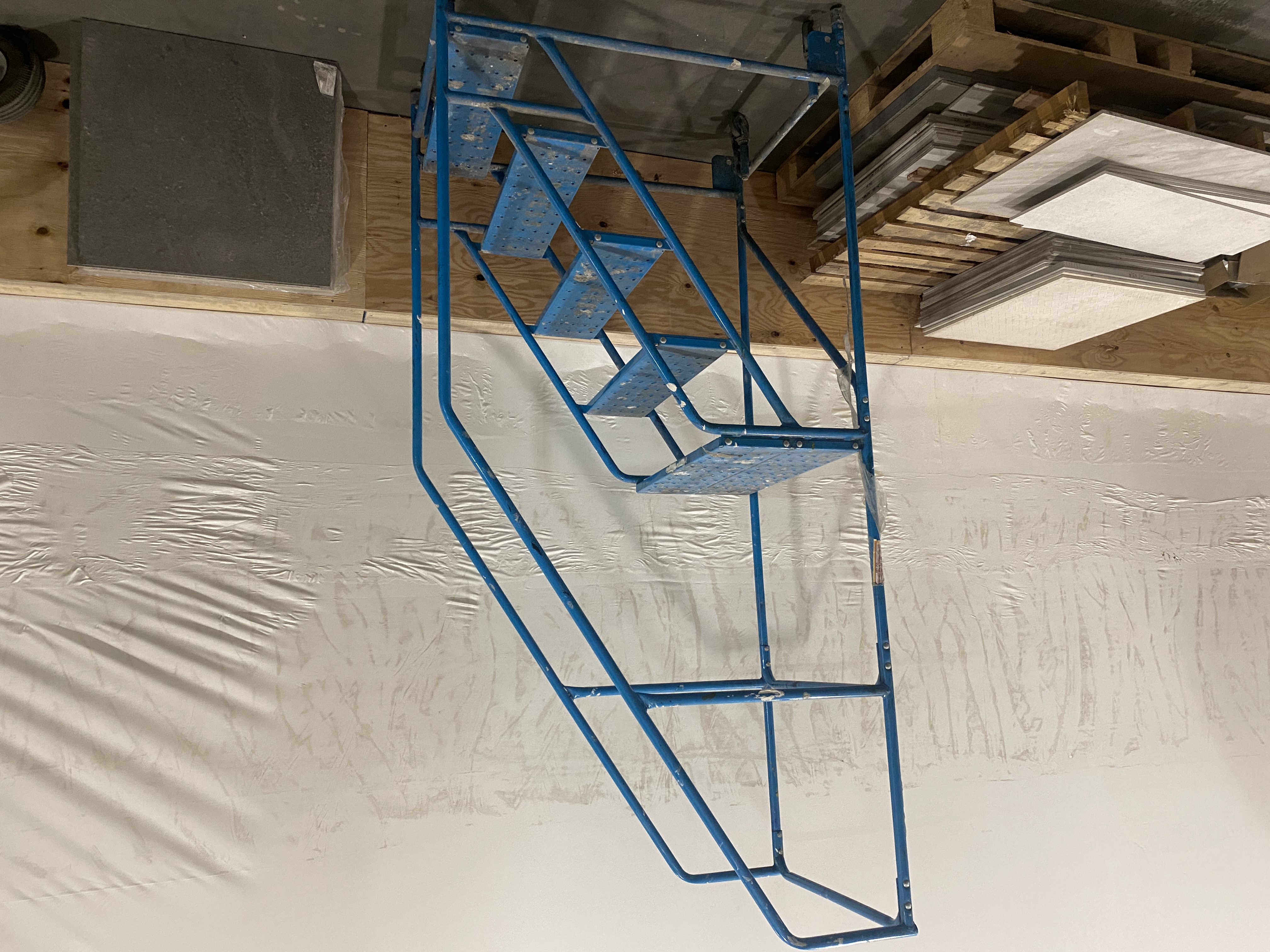 PAST Auction- Major Supplier & Fabricator of Tile & Slabs