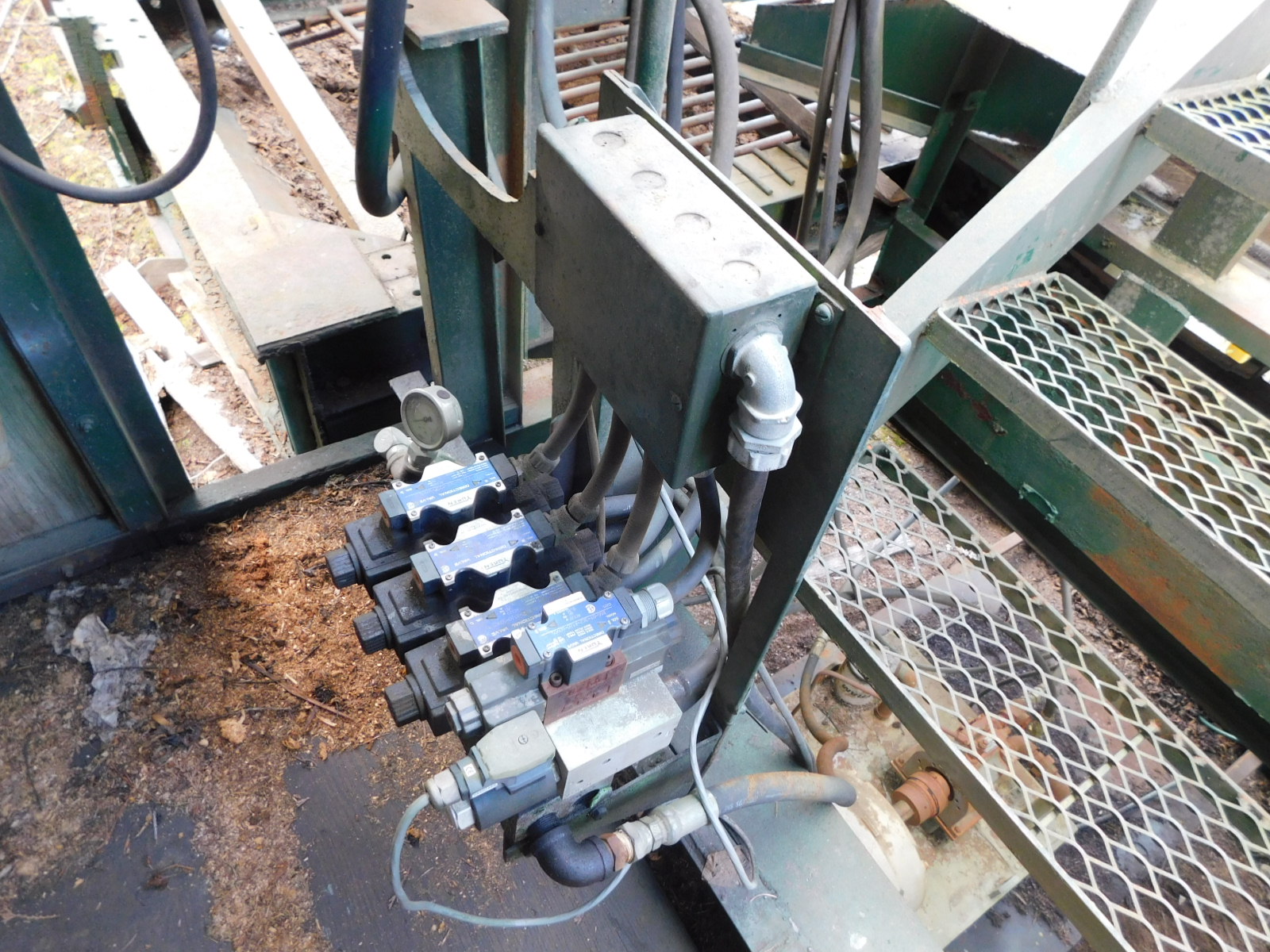 PAST Auction- Pole Peeling Mill, Log Lathe & Sawmill 