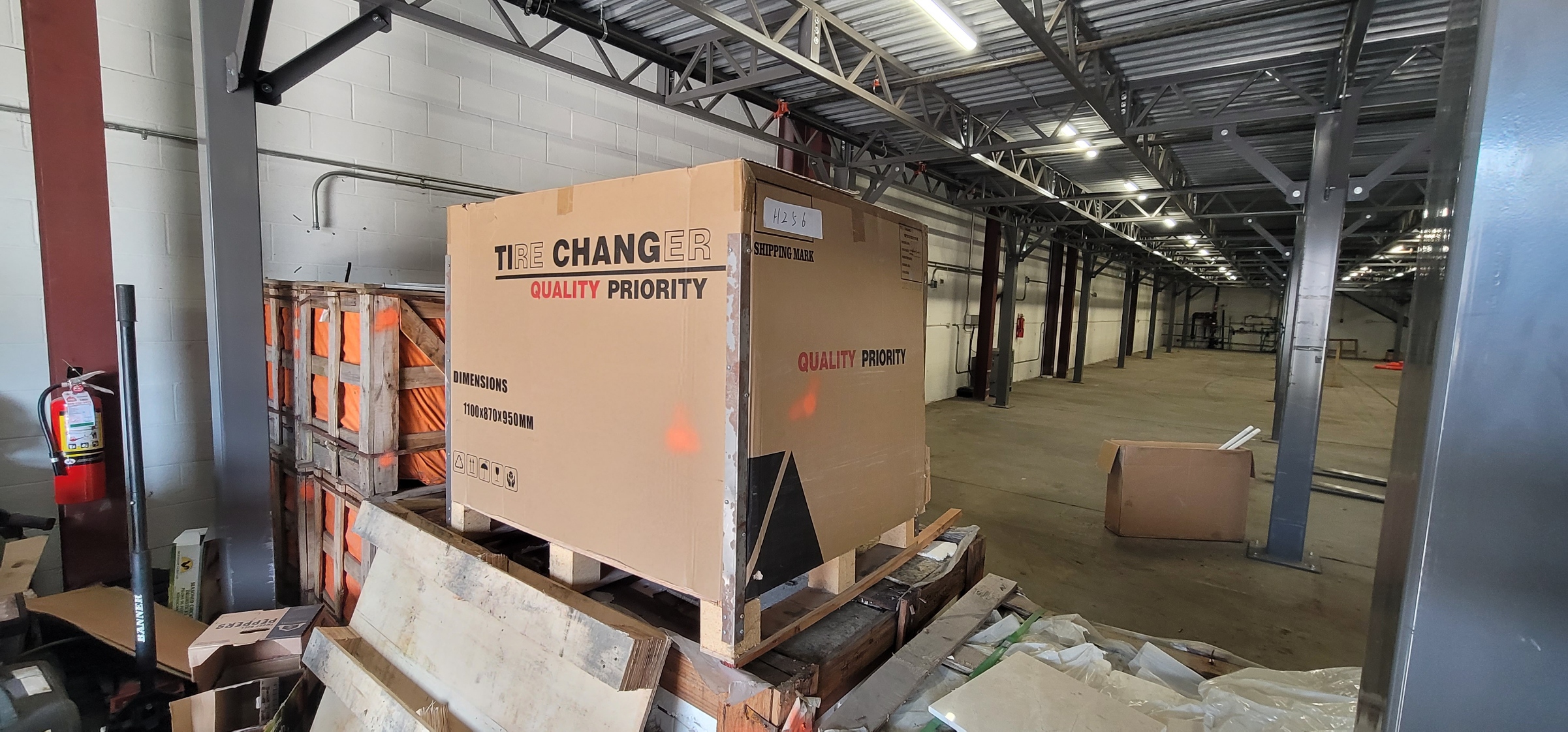 PAST Auction- Major Supplier & Fabricator of Tile & Slabs