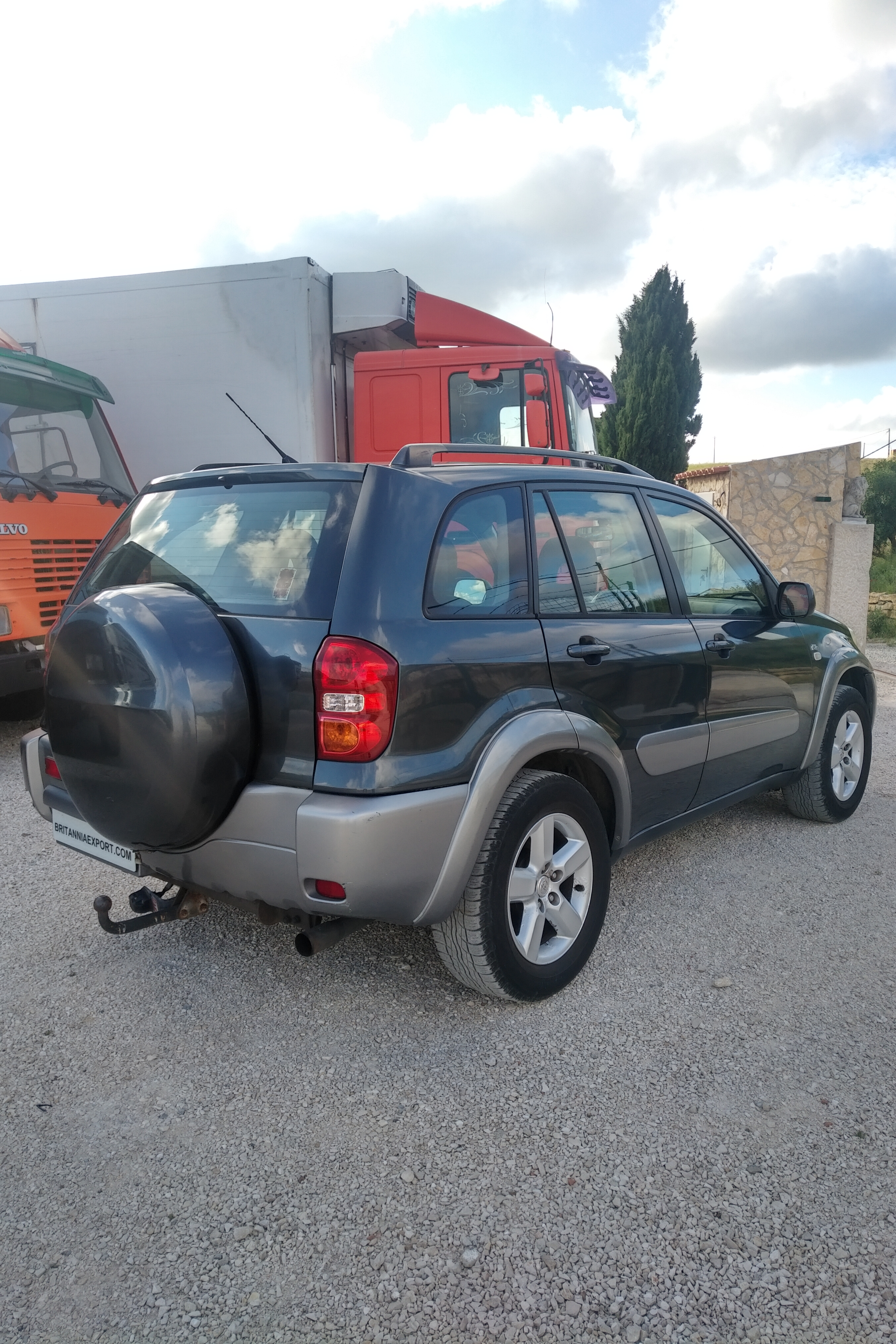 Left hand drive Toyota RAV4 4X4 SUV sold to Nouakchott - Mauritania.