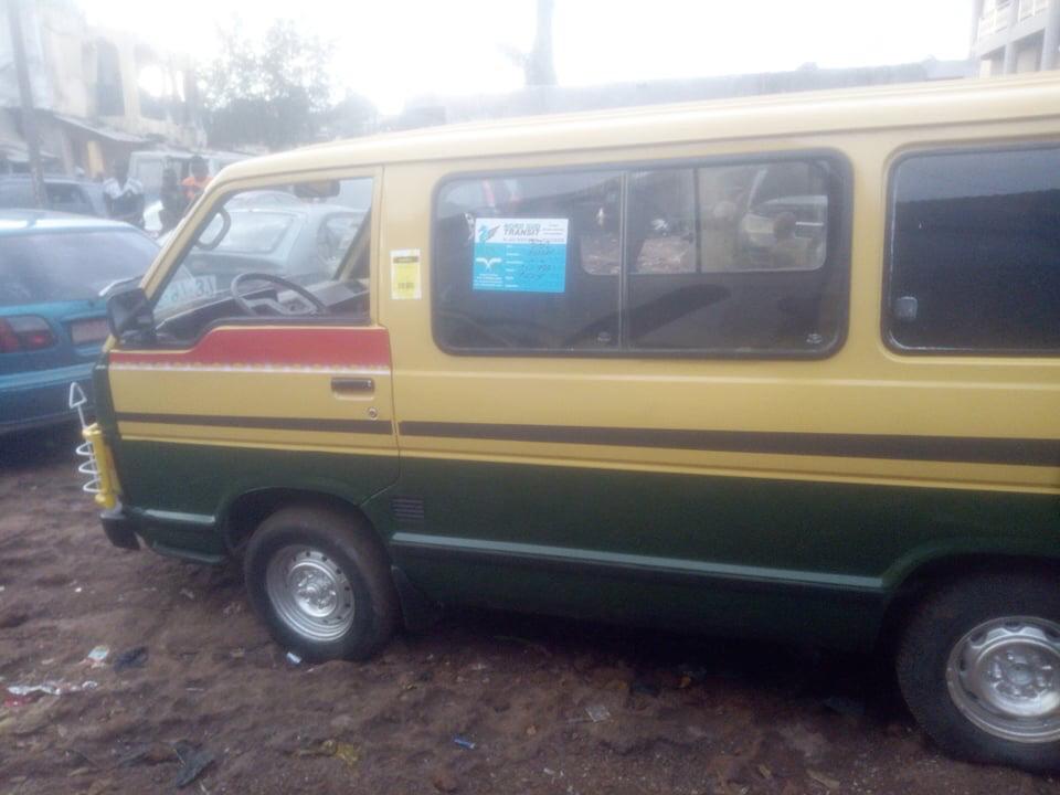 Sold by Britannia Export Consultants Ltd. Conakry - Guinea.