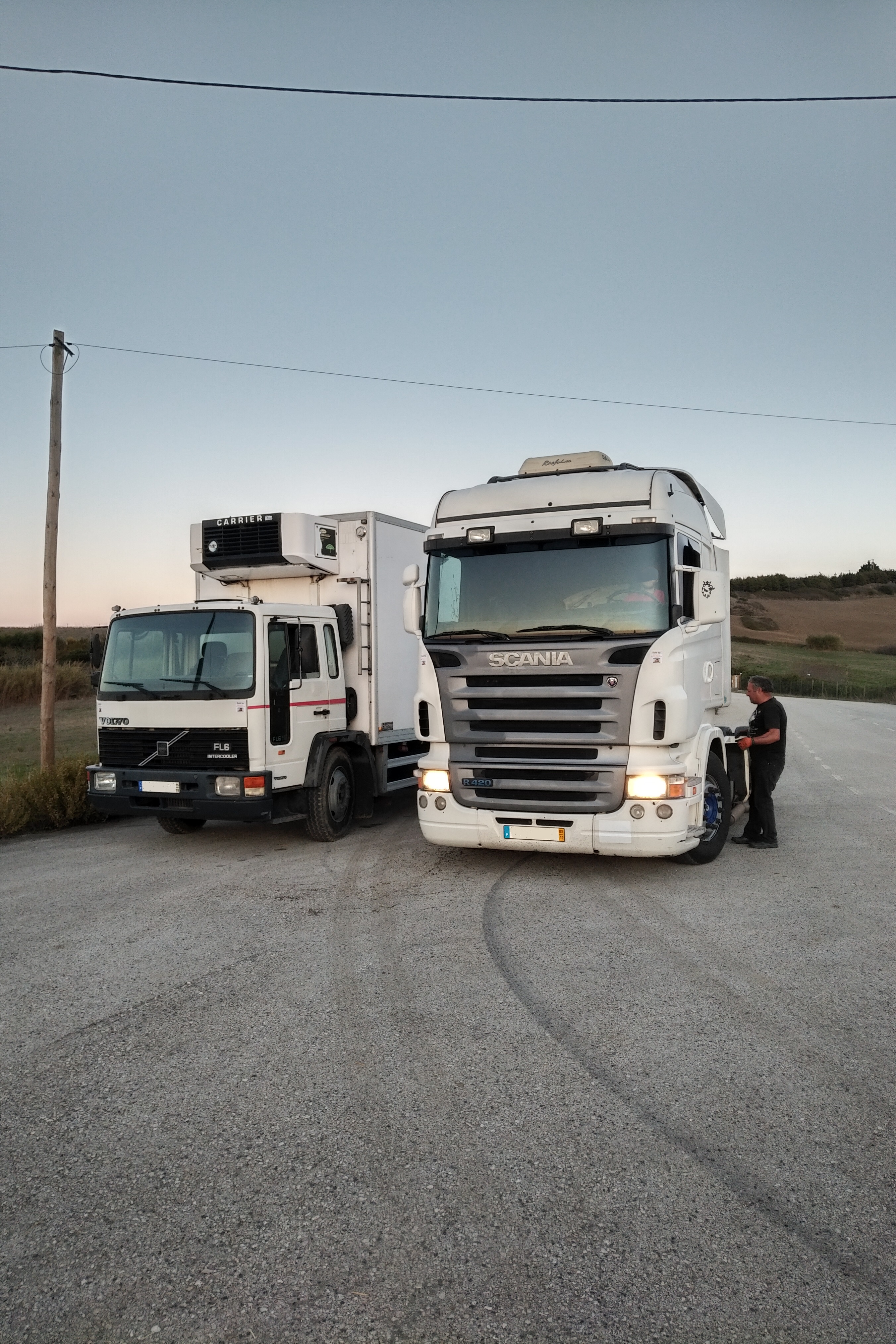 Volvo FL615 sold to Congo DRC & Scania R420 tractor unit sold to Paraguay.