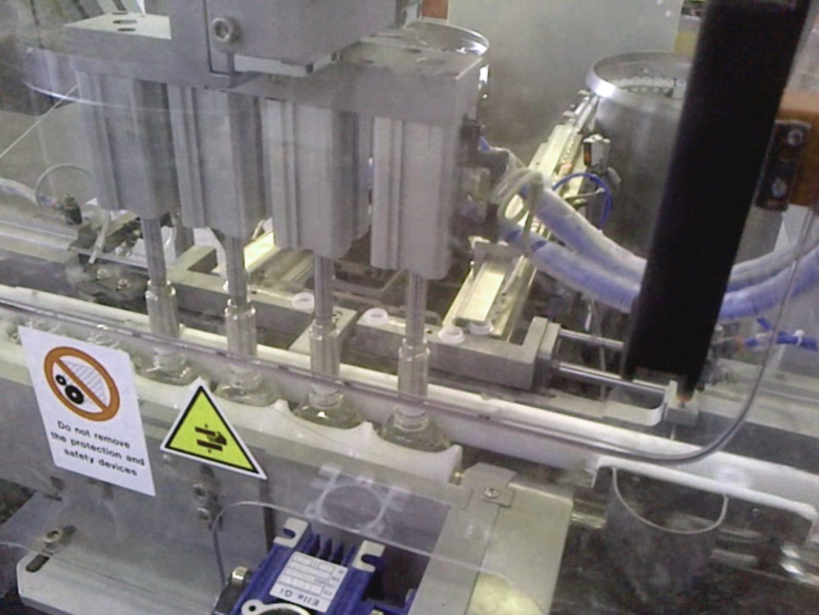 Come riempire e tappare le ricariche liquido anti-zanzare