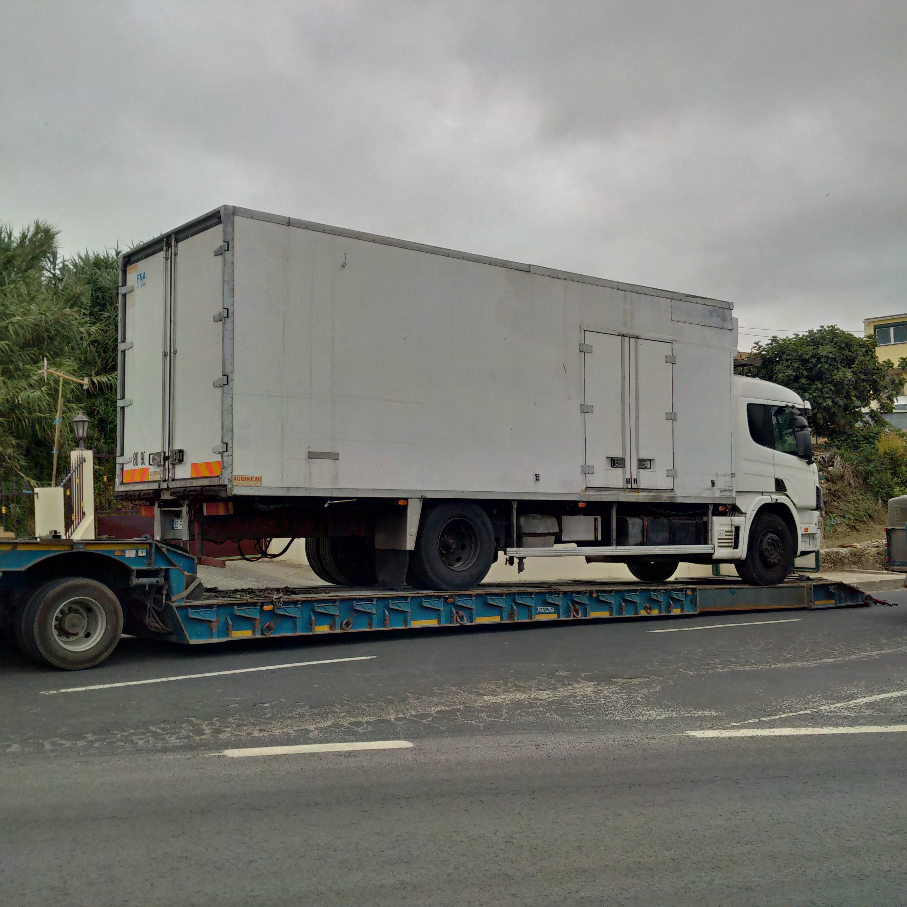 Special road transport. Scania 94L 310 19 refrigerated box lorry.
