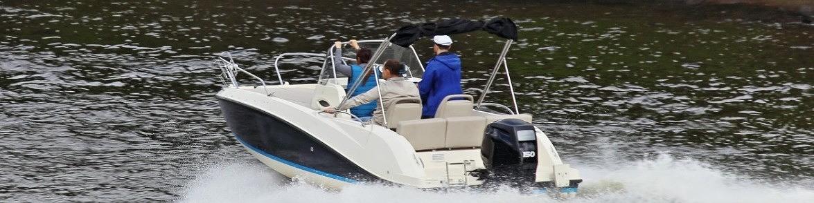 The Pros and Cons of Buying a Bowrider Boat