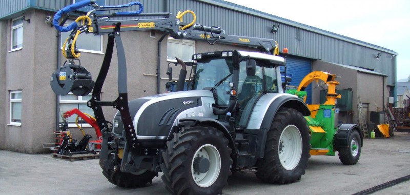 50KM/HR VALTRA WITH JAKE CRANE AND HEIZOHACK CHIPPER SET-UP
