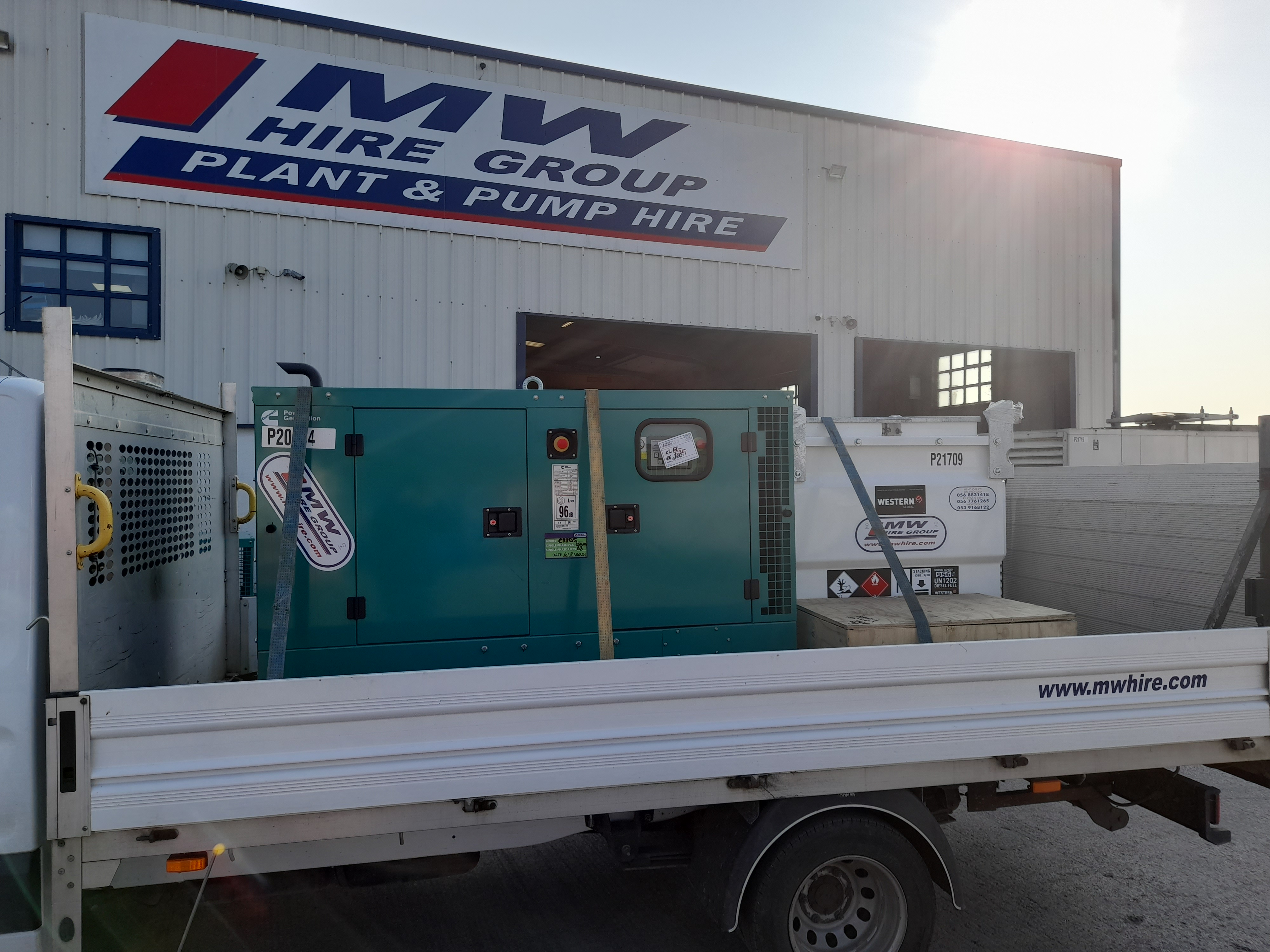 New Cummins C22D5 Complete with 63Amp Changeover Panel and a New Western 10TCC(G) 1,000 Liter Tank SOLD to seperate customers.... heading to sites in Dublin 