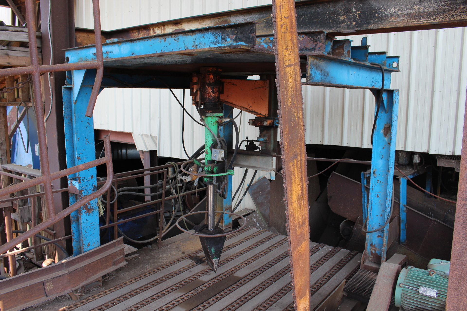 PAST AUCTION- SILVER CREEK PREMIUM PRODUCTS & MISSION SHAKE & SHINGLES 