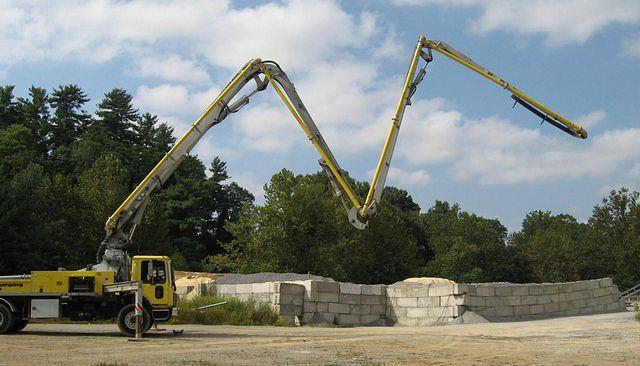 Reasons to Avoid Using Your Boom As a Crane