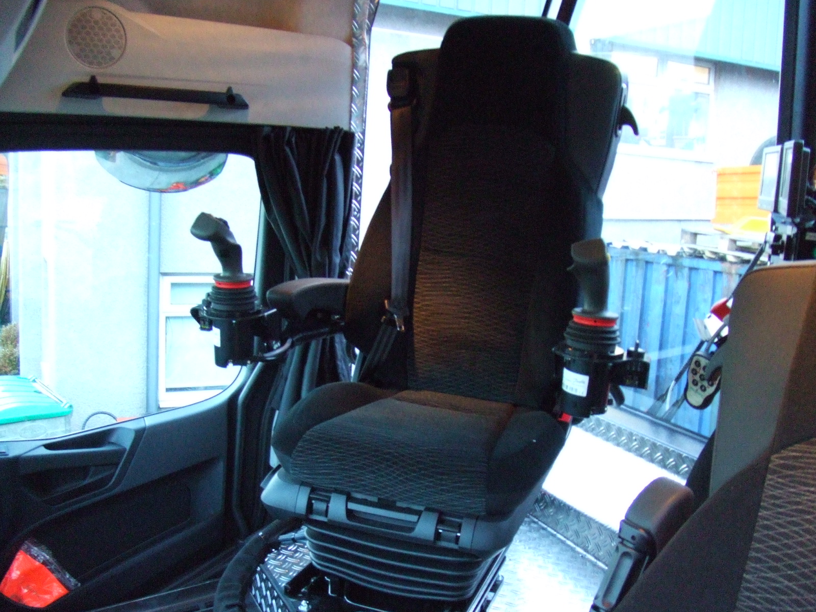 IT’S HERE! THE FIRST MERCEDES AROCS 3345 450HP 6X6 CHIP TRUCK TO BE SOLD INTO THE UK.