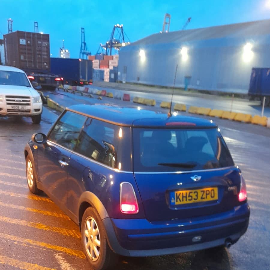 Shipping of MINI One  to Dakar - Senegal in transit to Bissau - Guinea.