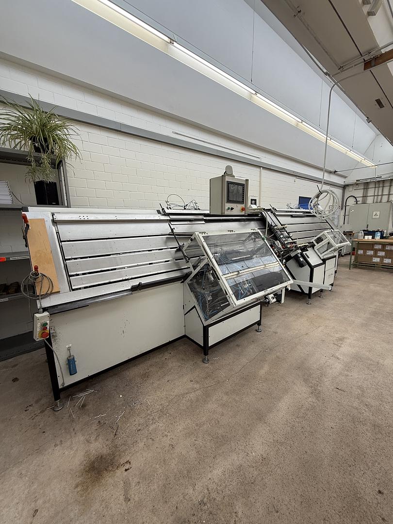 Umzug von einer Renz Drahtkammbindemaschine