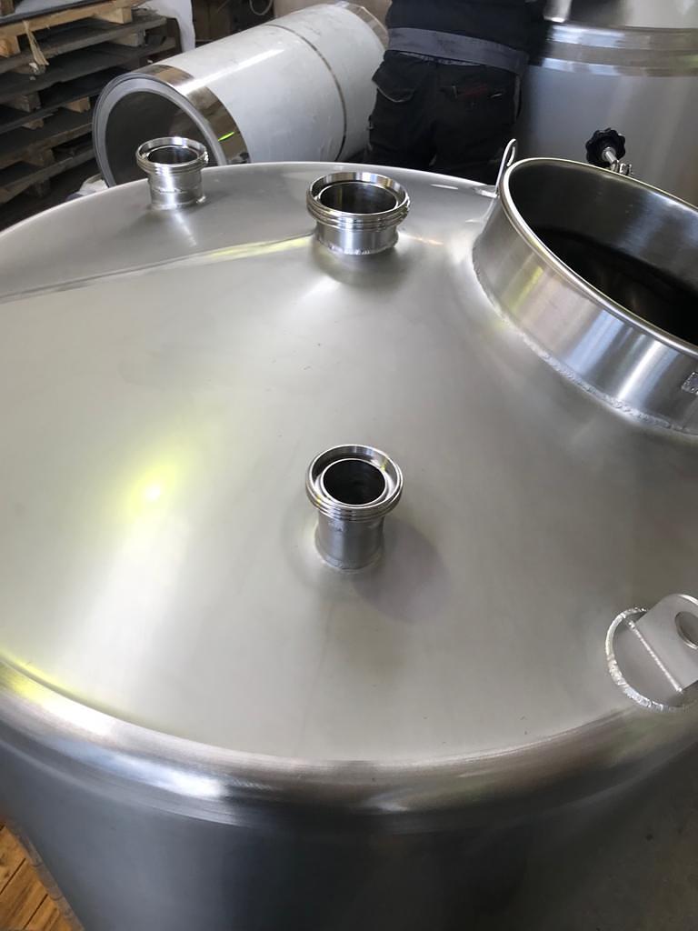 New Stainless Steel Tanks: A Buyer's Guide