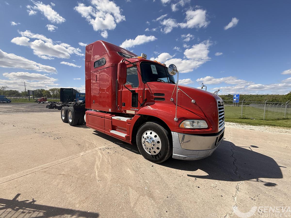 2015 Mack CXU613