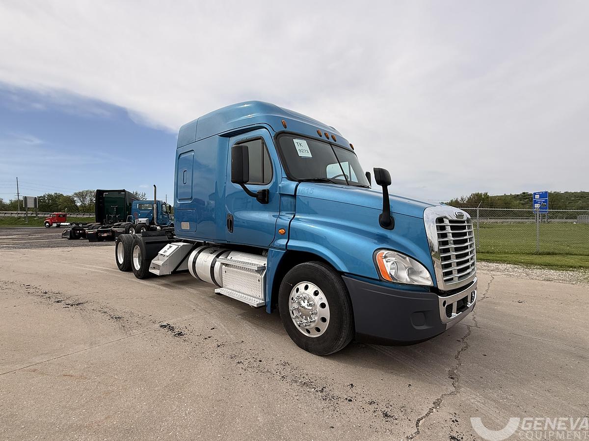 2016 Freightliner CA 125